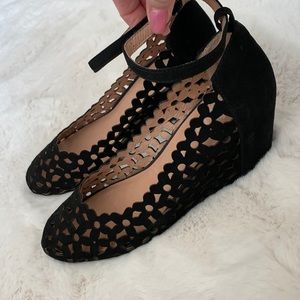 Jeffrey Campbell Delaisy Lasercut Suede Wedge w/ Ankle Strap Size 8M